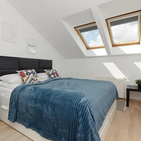 Otel Family With 3 Bedrooms & Ac Near Metro Stoklosy By Renters *