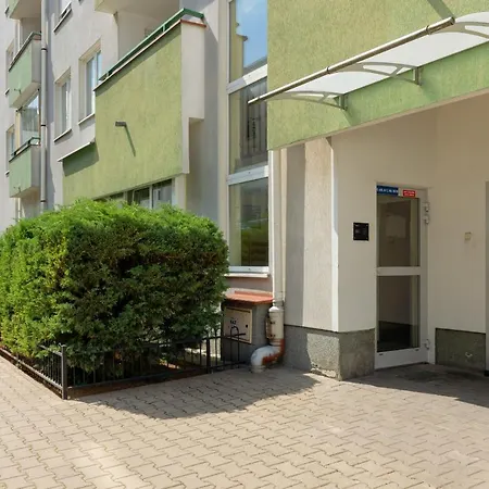 Family With 3 Bedrooms & Ac Near Metro Stoklosy By Renters