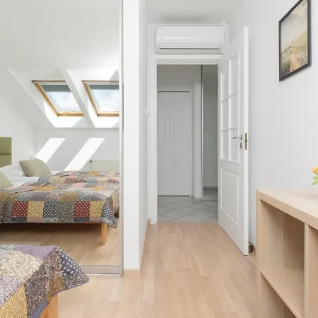 호텔 Family With 3 Bedrooms & Ac Near Metro Stoklosy By Renters 바르샤바