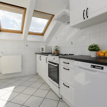 Family With 3 Bedrooms & Ac Near Metro Stoklosy By Renters Varsóvia